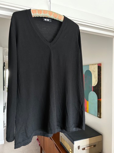 Neck merino wool black - v-neck,